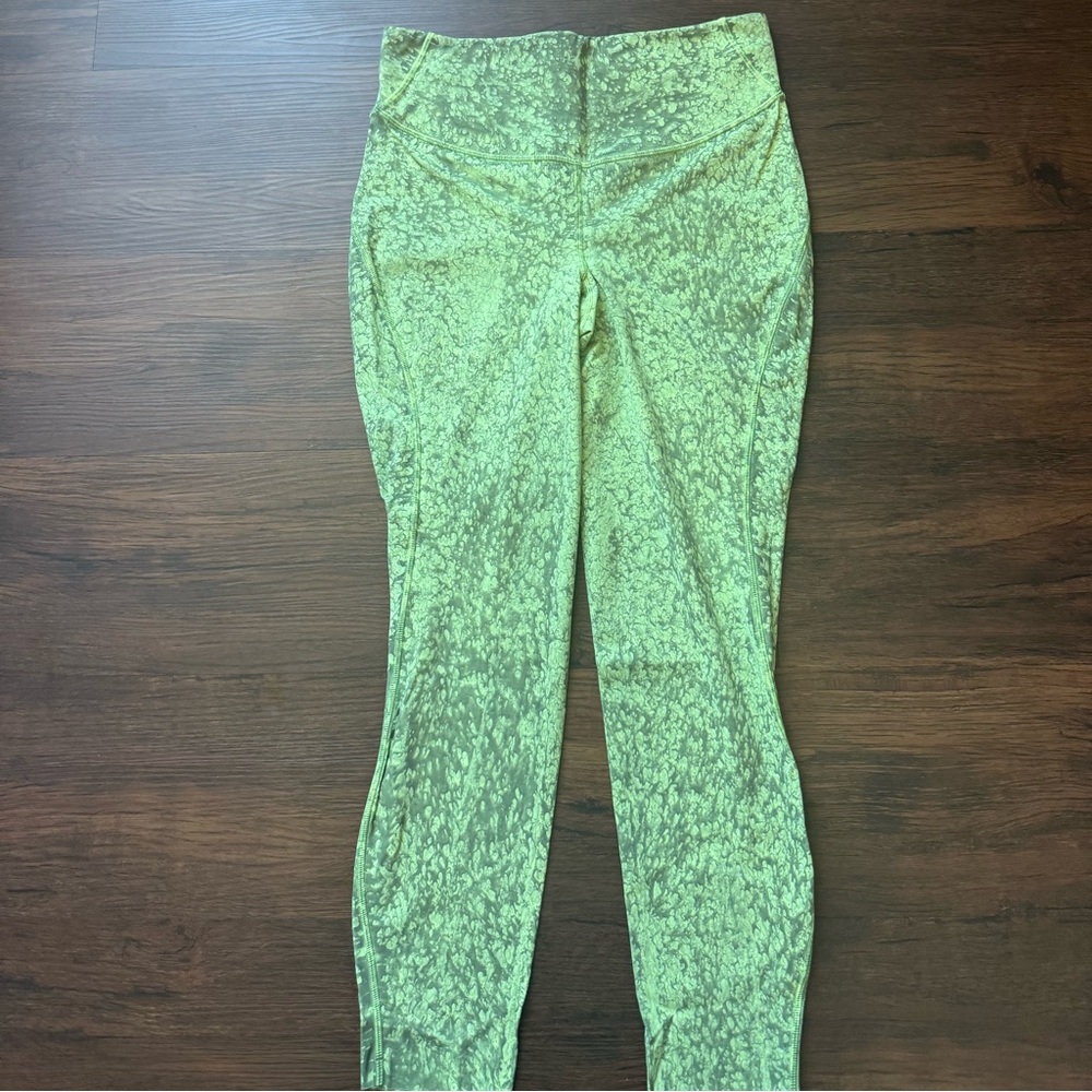 Lululemon Base Pace High Rise Crop - Picture 2 of 5